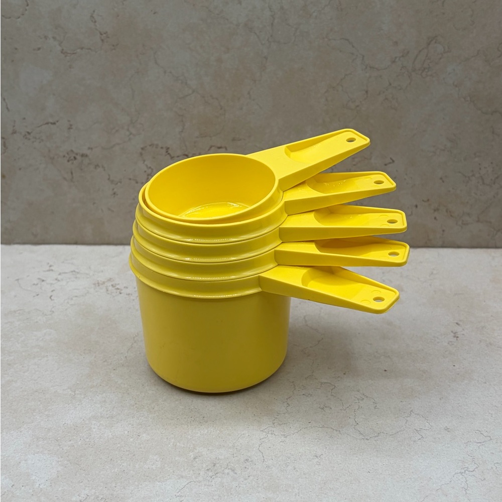 Vintage 70s Tupperware Measuring Cups Daffodil Yellow Set Of 5 Nesting 761-5